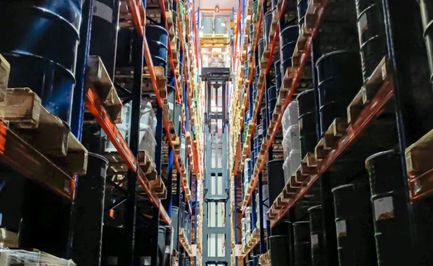 Estudo de Caso Internacional | Empilhadeira de Três Vias Man Up da Zowell