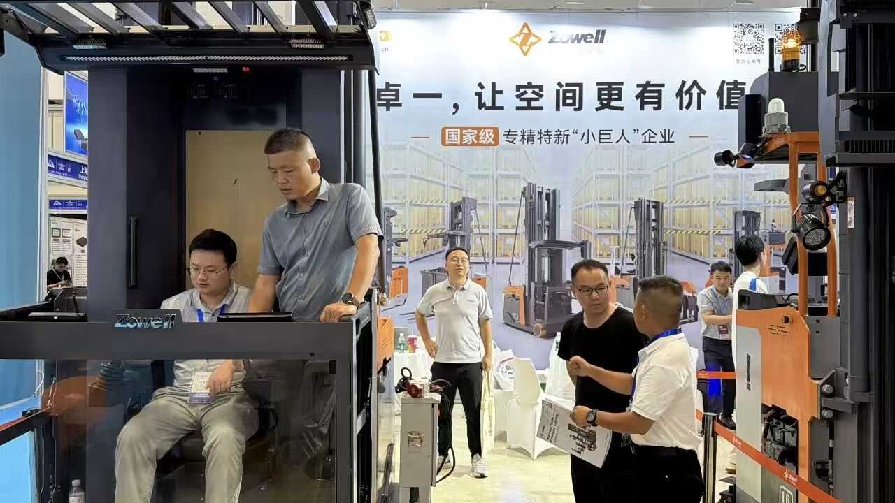 Zowell Exibe Empilhadeiras VNA e Soluções AGV na Qingdao Logistics Expo 2026